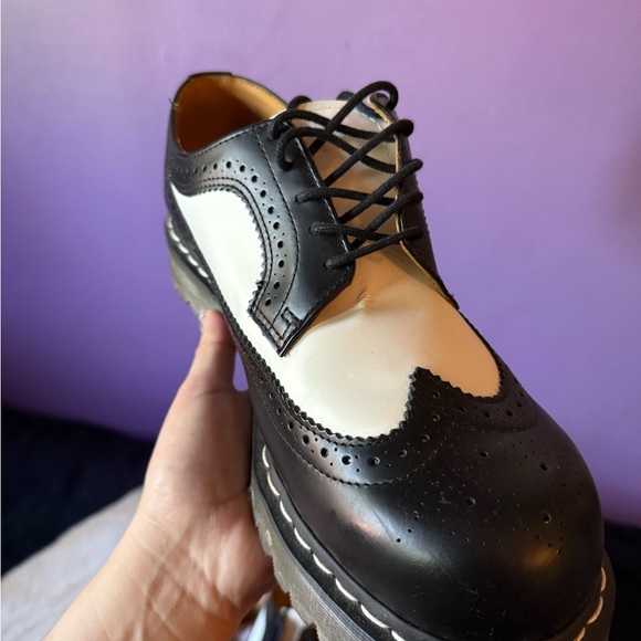 Dr. Martens 3989 Brogue Shoe BEX 34 F WT